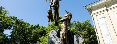 "Маленьким янголам, які ніколи не стануть дорослими": у Харкові відкрили пам'ятник дітям - жертвам війни