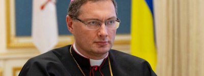 Архиєпископ Вісвальдас Кульбокас,  апостольський Нунцій в Україні і титулярний архиєпископ Мартани.