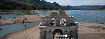 У Мексиці через сильну спеку з водосховища "виринула" церква XVI сторіччя