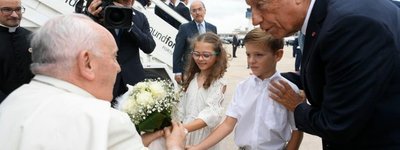 Папа Франциск прибув у Португалію