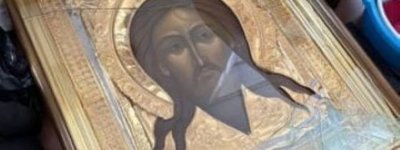 Чоловік каменем розбив ікону під час Літургії у храмі Києво-Печерської лаври