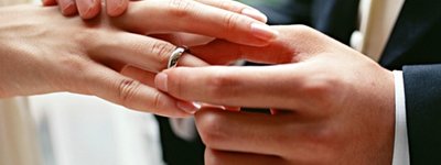 Война в Украине затронула семейные отношения: количество браков уменьшилось на 17%, а разводов выросло на 33%