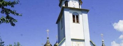 На Рахівщині прихильники УПЦ МП не пускають вірян ПЦУ до храму