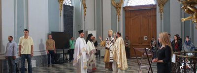 Екзарх Вселенського Патріархату в Україні звершив Літургію у співслужінні священнослужителів УПЦ МП