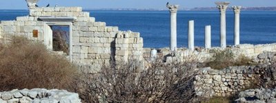 Росія викрала артефакти з античного Херсонеса та знищила мусульманські поховання