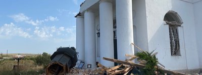Пошкоджений Свято-Георгієвський храм через обстріли армії РФ в селі Олександро-Шультине на Донеччині. 