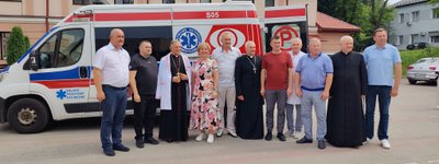 Римо-Католицька Церква передала реанімобіль медикам Тернополя