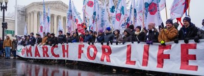 Дональд Трамп підписав помилування 23 pro-life активістів