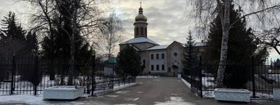 У Кременчуці прихильники УПЦ МП почали ховати померлих на подвір'ї церкви, за яку точиться боротьба