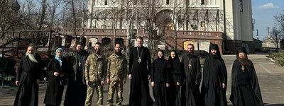 Россияне начали свозить иконы из разрушенных ими же храмов в монастырь возле Угледара