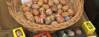 У Відні для дипломатів і представників ОБСЄ провели майстер-клас з писанкарства