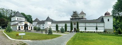 На благодійному аукціоні за 60 тис. грн продали мед з пасік Унівської лаври УГКЦ