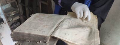Священик з Тернопільщини знайшов 200-літні церковні архівні документи