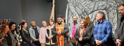 Пам'ять про загиблих героїв: на Прикарпатті створили картину-оплакування