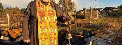 Вселенському Патріарху подарували елемент семисвічника зі згарища храму ПЦУ