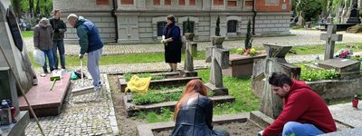 У Любліні українська громада провела прибирання могил вояків УНР