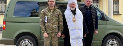 Митрополит Львівський УГКЦ подарував військовим автівку в подяку за повернення крісла Андрея Шептицького