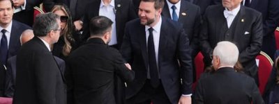 Зеленський і Венс обмінялися рукостисканням на інавгураційній Месі Папи