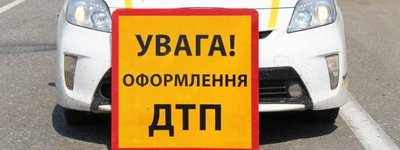Під Кривим Рогом легковик на шаленій швидкості влетів на територію церкви