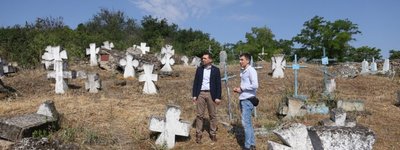 Міністр культури відвідав Куяльницький козацький цвинтар в Одесі