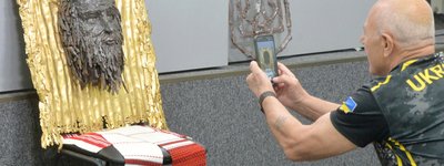 In Ukraine, an icon of Christ the Savior was created from the fragments of mines and shells