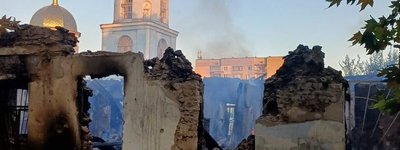 Враг обстрелял старейший храм Херсона: кельи сгорели дотла