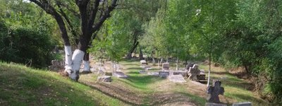 У Бахчисараї на історичному цвинтарі з'явився «хранитель»–вандал