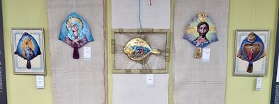 Херсонська художниця відновила техніку чумацьких ікон на рибі