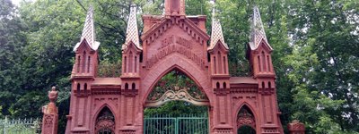 Парафія костелу святого Миколая спростувала чутки про «руйнування» поховань у Києві