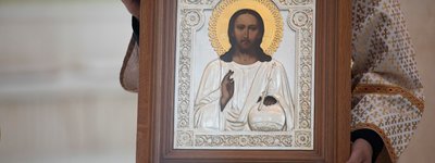 Глава УГКЦ передав врятовану воїнами ікону «Бахмутський Спас» храму у Старуні