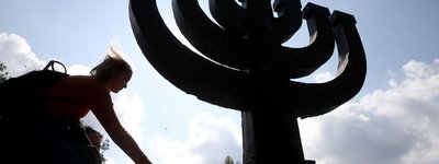 Посол США вшанувала пам’ять жертв Бабиного Яру