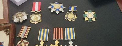 Російський герб та ікона з монархістом: історик прокоментував знахідки в Успенському соборі у Володимирі