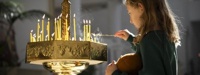 Сьогодні в межах ініціативи «Вервиця єднає» діти моляться за мир в Україні та навернення Росії