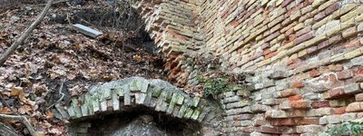 У Києві знайшли ділянку мурів Флорівського монастиря