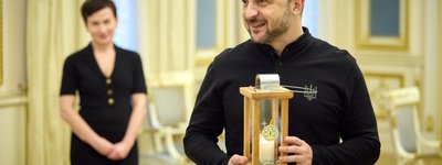 Представники скаутських організацій передали президенту Вифлеємський вогонь