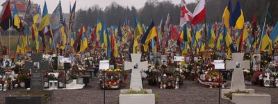 У Львові встановили зразки намогильних плит меморіалу Героїв