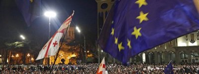 Грузія: Архимандрита, який молився на акціях протесту біля парламенту, відсторонили від служіння