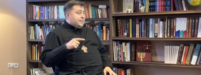 “Найважливіше — живе спілкування з тими, хто на фронті,” — о. Тарас Михальчук