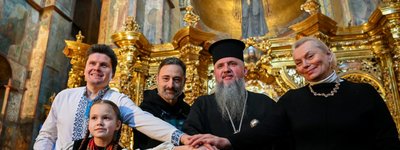 Предстоятель ПЦУ взяв участь у спецпогашенні марок «Різдвяний янгол»