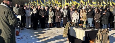 У Шептицькому виконали скорботні колядки біля могил захисників