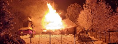 На Закарпатті на Водохреща згоріла дерев'яна церква XVII століття