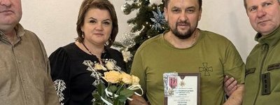 Сирський нагородив відзнакою «Золотий Хрест» клірика УПЦ МП
