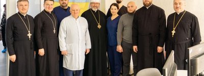 Глава УГКЦ передав допомогу військовій лікарні у Черкасах