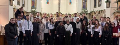 Молодь та духовенство ПЦУ взяли участь у міжнародній новорічній зустрічі Тезе в Парижі