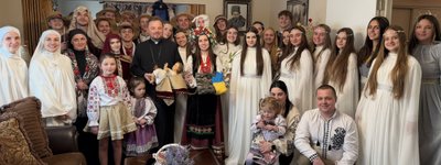 Молодь однієї з парафій УГКЦ у США різдвяним вертепом зібрала 14 000 доларів на дрони для ЗСУ