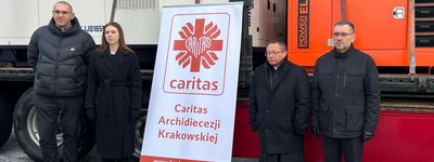 Краківська архиєпархія передала Києву третій гуманітарний конвой