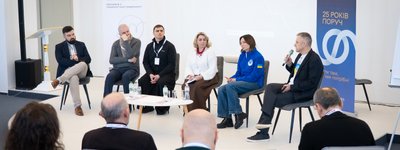 Учасники панельної дискусії «Невидимі рани: як їх зцілювати в поєднанні духовності та психології»