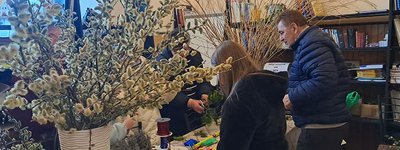 Римо-католики у Дубно провели майстерклас із виготовлення вербових пальм