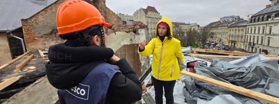Голова представництва ЮНЕСКО в Україні оглянула масштаби руйнувань Бернардинського комплексу у Львові