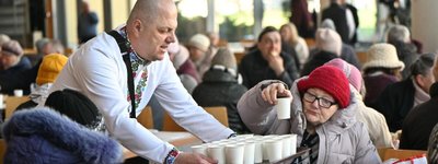 У Львові приготували Великодній сніданок для потребуючих людей